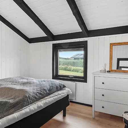 2 Bedroom In * Hejls