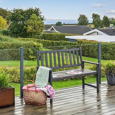 Vakantiehuis 2 Bedroom In *