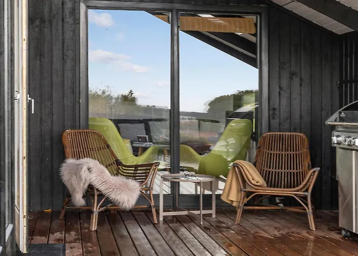 2 Bedroom In * Hejls